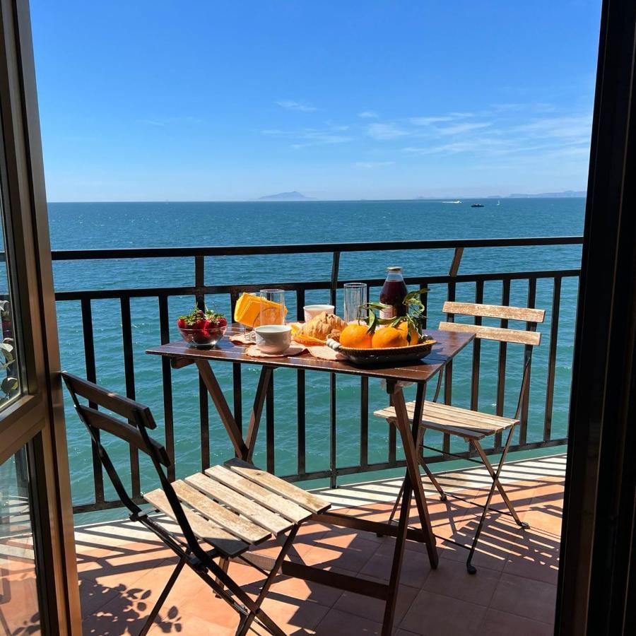 Vip Sul Mare Bed and Breakfast Castellammare di Stabia Eksteriør billede